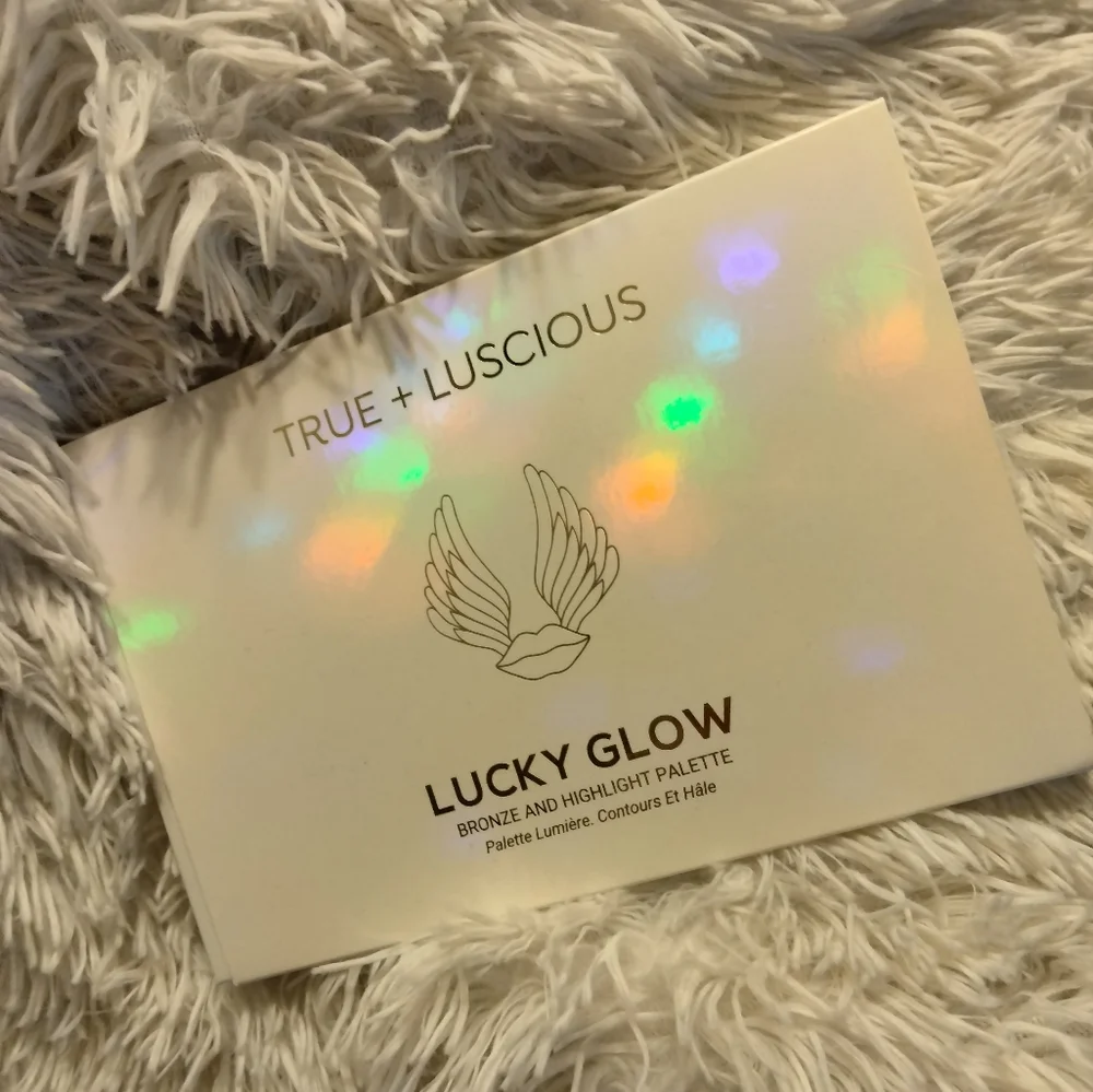🆕 True + Luscious Lucky Glow Bronze and Highlight Palette